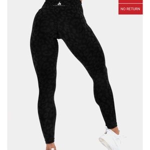 RyderWear Scrunch bum leopard print tights